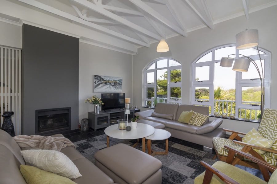 5 Bedroom Property for Sale in West Beach Eastern Cape